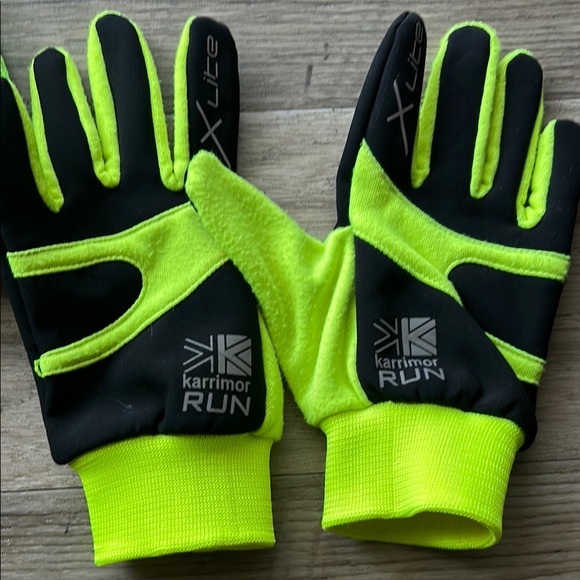 Neon Green Beanie and Gloves Set - Picture 2 of 5